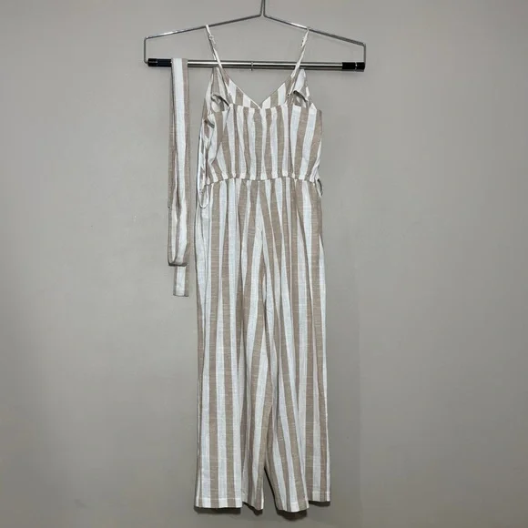 Kensie jeans || women’s beige/white striped cropped romper outfit Sz M - Picture 2 of 8